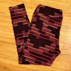 *3/$15* LulaRoe TC leggings (maroon stripes)